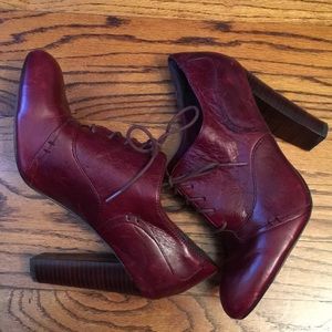 Isola Women’s oxfords heels burgundy